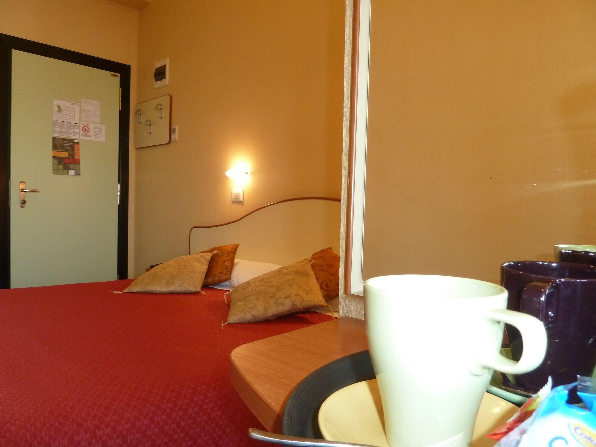 Hotel Crosal Rimini Exterior photo